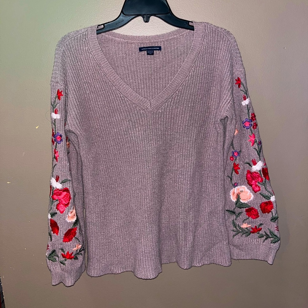 AMERICAN EAGLE OUTFITTERS 🦅 womens long sleeve embroidered sweater